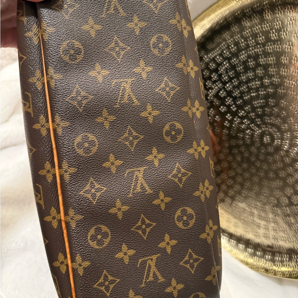 Louis Vuitton Monogram Deuville Bag - Picture 7 of 14